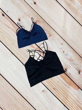 Skylee OS black & blue bralettes